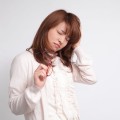 老け顔の原因になる目の上のくぼみへの対処はオイルケアとラメがポイント 老け顔の原因になる目の上のくぼみへの対処はオイルケアとラメがポイント