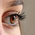 デリケートな目の皮膚にせまるアイプチの危険!使い過ぎは禁物ですよ。 デリケートな目の皮膚にせまるアイプチの危険!使い過ぎは禁物ですよ。